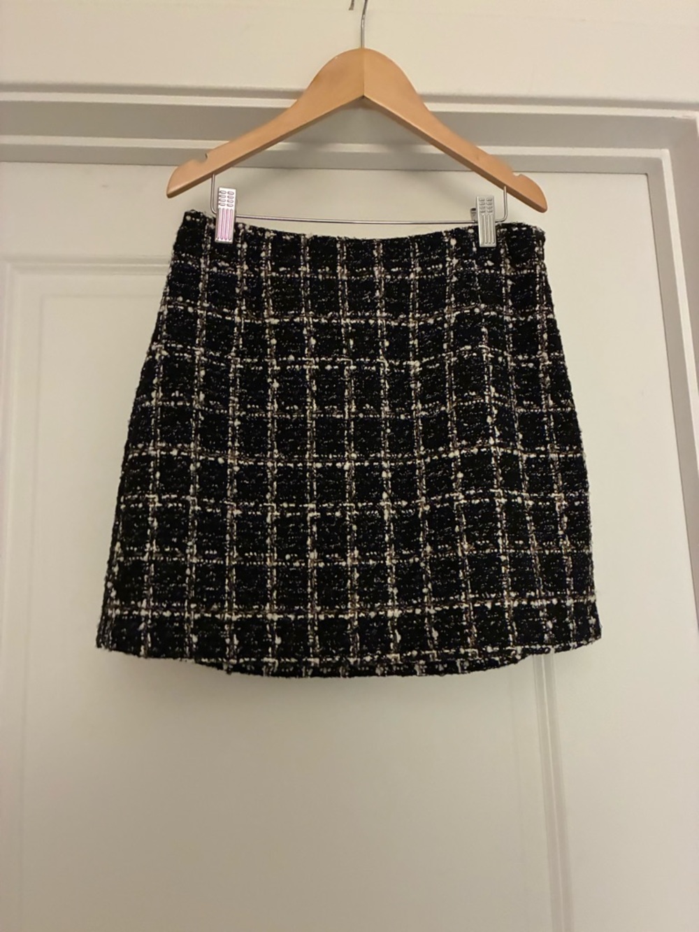 Abercrombie & Fitch Black and White Tweed Check Mini Skirt - Picture 2 of 4